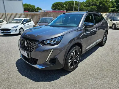 Usata Peugeot 2008 Allure 110 CV (80 kW) 2022 Grigio SUV