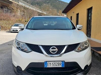 Usata Nissan Qashqai Acenta 110 CV (80 kW) 2015 Bianco SUV