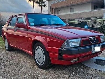 Usata Alfa Romeo 75 Quadrifoglio Verde 155 CV (114 kW) 1989 Rosso Berlina