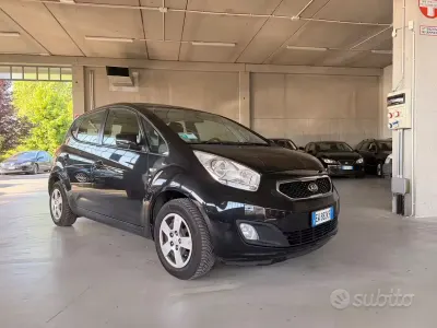 Usata Kia Venga Active 90 CV (66 kW) 2014 Nero Utilitaria