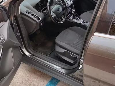Begagnad Ford Focus 120 HK (88 kW) 2017 Grå Kombi