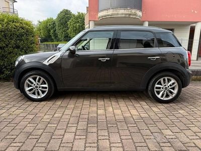 Usata Mini Cooper D Countryman Business 112 CV (82 kW) 2015 Grigio SUV
