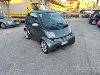 Usata Smart ForTwo Coupé Pulse 54 CV (39 kW) 2002 Grigio Coupé