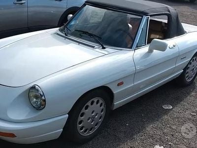 Usata Alfa Romeo Spider 116 CV (85 kW) 1990 Bianco Cabrio