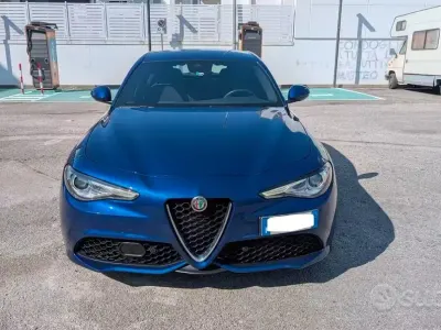 Usata Alfa Romeo Giulia 160 CV (117 kW) 2023 Bluazzurro Berlina