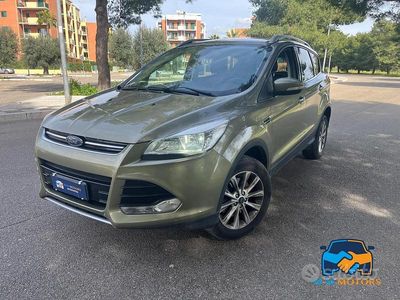 Usata Ford Kuga Titanium 150 CV (110 kW) 2015 Verde SUV