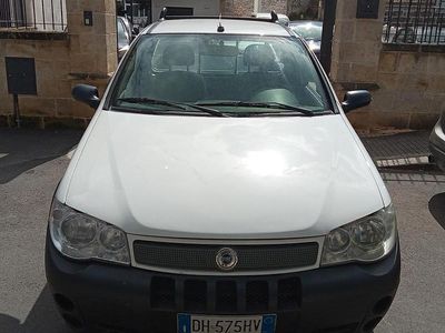 Usata Fiat Strada 84 CV (61 kW) 2007 Bianco Pick-up