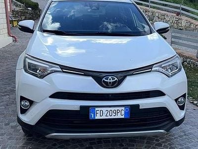 Usata Toyota RAV4 2016 Bianco SUV