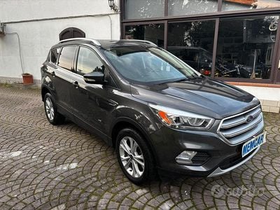 Usata Ford Kuga Titanium 150 CV (110 kW) 2017 Grigio SUV
