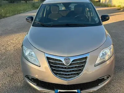 Usata Lancia Ypsilon Silver 95 CV (69 kW) 2011 Utilitaria