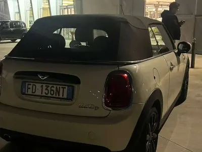 Usata Mini Cooper Cabriolet 116 CV (85 kW) 2016 Bianco Cabrio