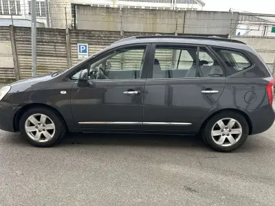 Käytetty Kia Carens 140 HP (102 kW) 2007 Tila-auto