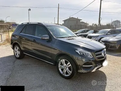 Usata Mercedes GLE250 204 CV (150 kW) 2016 Grigio SUV