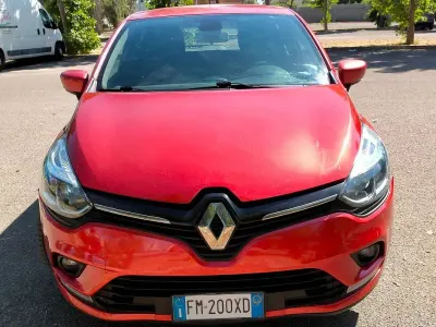 Usata Renault Clio IV Zen 90 CV (66 kW) 2018 Arancione Berlina