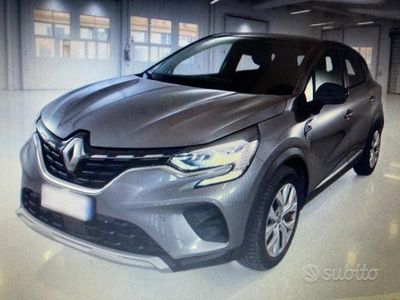 Usata Renault Captur Business 95 CV (69 kW) 2021 Grigio SUV