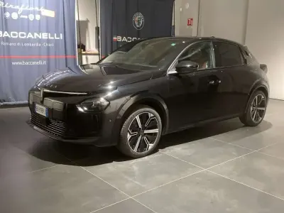 Nuova Lancia Ypsilon 114 kW (156 CV) 2025 Nero Utilitaria