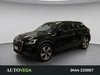 Usata Audi Q2 Comfort 116 CV (85 kW) 2023 Nero pastello SUV