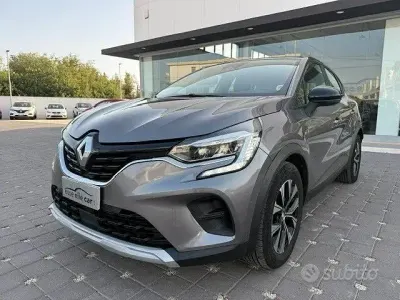 Usata Renault Captur Techno 91 CV (66 kW) 2023 Grigio SUV