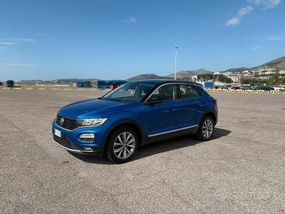 Usata VW T-Roc 116 CV (85 kW) 2019 Blu SUV