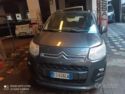 Usado Citroën C3 Picasso Seduction 92 CV (67 kW) 2013 Gris Monovolumen