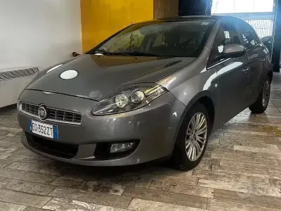 Gebraucht Fiat Bravo Dynamic 105 PS (77 kW) 2011 Grau Kleinwagen