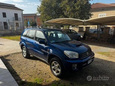 Usata Toyota RAV4 116 CV (85 kW) 2003 Berlina