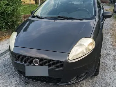 Usata Fiat Grande Punto Active 65 CV (47 kW) 2008 Grigio Utilitaria