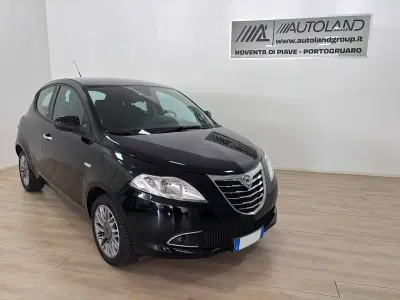 Usata Lancia Ypsilon 69 CV (50 kW) 2012 Nero Utilitaria