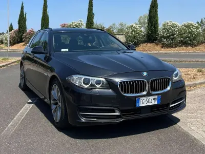 Usata BMW 520 Luxury Line 190 CV (139 kW) 2016 Blu/azzurro Station wagon