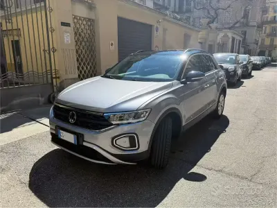Usata VW T-Roc 116 CV (85 kW) 2024 Grigio SUV