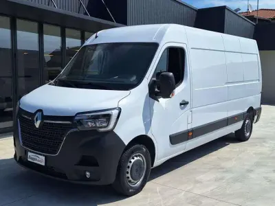 Usata Renault Master 135 CV (99 kW) 2023 Bianco pastello Monovolume
