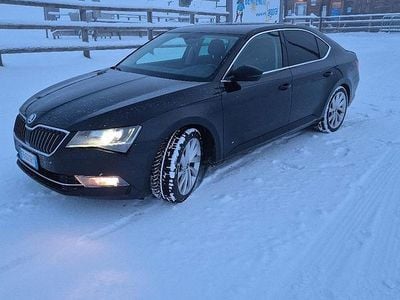 Usata Skoda Superb 150 CV (110 kW) 2016 Nero Berlina