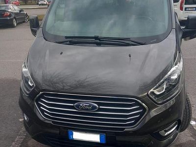 Usata Ford Tourneo Titanium 170 CV (125 kW) 2023 Grigio Monovolume