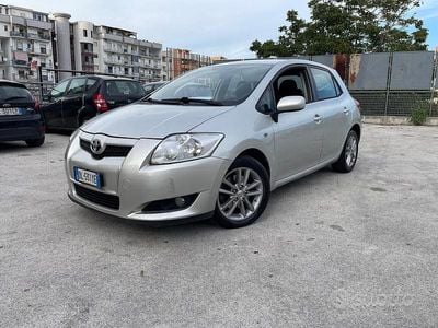 Usata Toyota Auris 126 CV (92 kW) 2009 Grigio Utilitaria