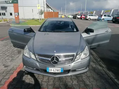 Usata Mercedes E250 Executive 204 CV (150 kW) 2011 Argento Coupé