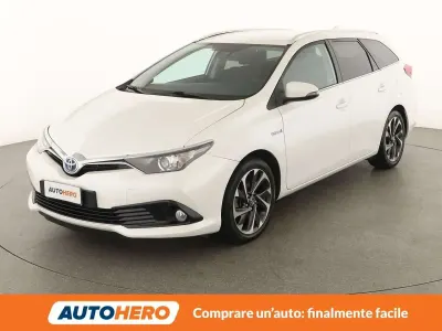 Usata Toyota Auris Hybrid Active 136 CV (100 kW) 2015 Bianco Station wagon