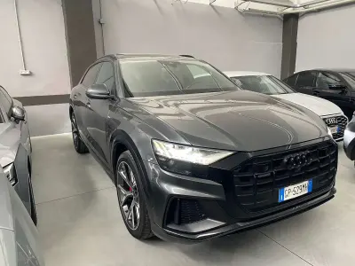 Usata Audi Q8 S-Line 286 CV (210 kW) 2023 Grigio SUV