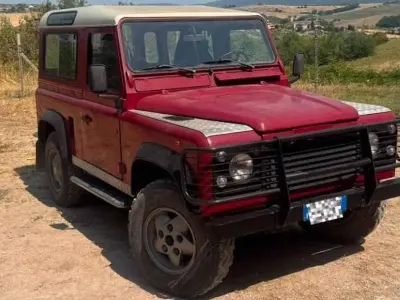 Usata Land Rover Defender 86 CV (63 kW) 1990 Rosso SUV