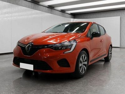 Begagnad Renault Clio V Equilibre 101 HK (74 kW) 2022 Orange Sedan