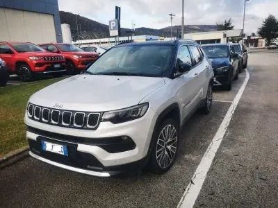 Usata Jeep Compass Limited 131 CV (96 kW) 2021 Bianco perla / metallizzato SUV