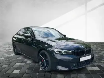Usata BMW 330 M Sport 245 CV (180 kW) 2024 Black sapphire metallic Berlina
