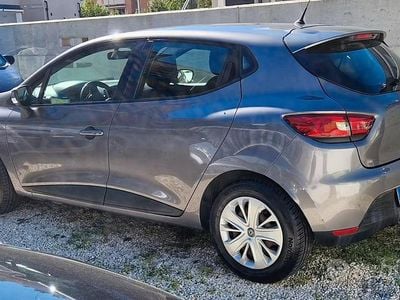 Usata Renault Clio IV 75 CV (55 kW) 2015 Grigio Berlina