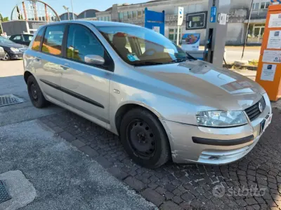 Usata Fiat Stilo 103 CV (75 kW) 2003 Grigio Berlina