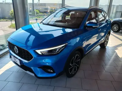 Usata MG ZS Luxury 106 CV (77 kW) 2024 Blu/azzurro SUV