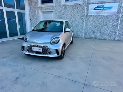Usata Smart ForFour Electric Drive Passion 41 kW (56 CV) 2021 Grigio Berlina