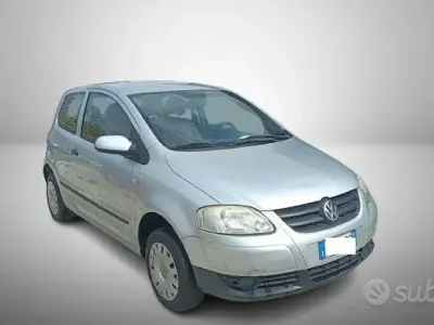 Używany VW Fox 75 KM (55 kW) 2006 Szary Hatchback