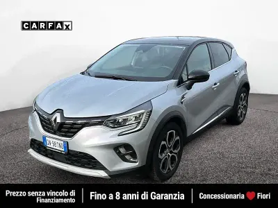 Usado Renault Captur Intens 101 CV (74 kW) 2023 Gris SUV