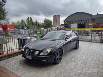 Usata Mercedes CLS320 224 CV (164 kW) 2006 Nero Coupé
