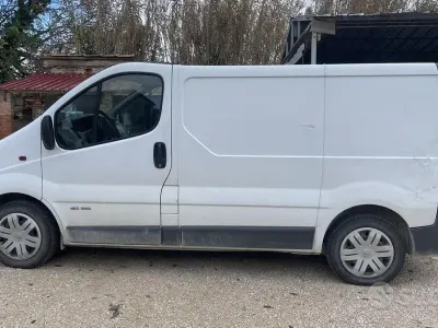 Usata Nissan Primastar 100 CV (73 kW) 2007 Bianco Monovolume