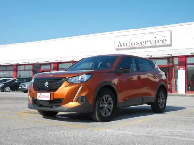 Usata Peugeot 2008 Active 131 CV (96 kW) 2023 Arancione SUV